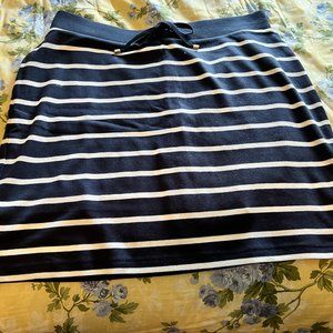 Croft & Barrow Navy & White Skort w/Drawstring - Size Medium